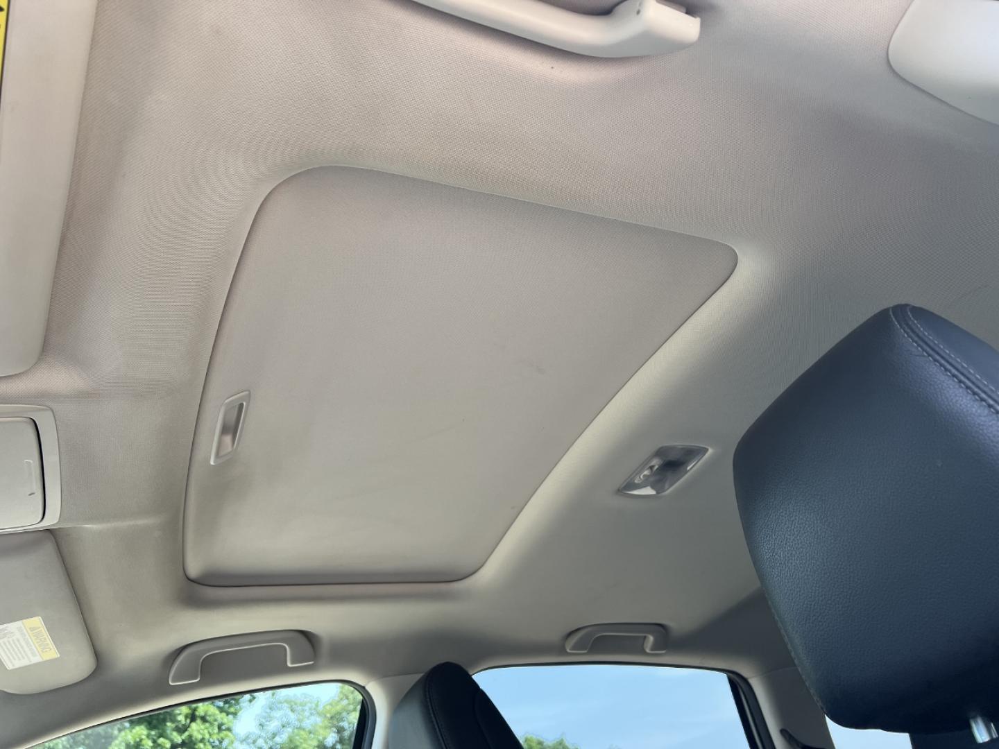 2013 WHITE /Black Leather Honda CR-V EX-L 4WD (5J6RM4H74DL) with an 2.4L 4 Cyl. engine, Automatic transmission, located at 2990 Old Orchard Rd., Jackson, MO, 63755, 37.354214, -89.612106 - 2013 Honda CR-V EX-L 234xxx miles All Wheel Drive 2.4L 4 Cyl. Automatic Backup Camera Power Driver Seat Heated Seats Sunroof Bluetooth Cruise Power Windows/Locks/Mirrors We have financing available and we accept trades! Fill out a credit application on our website or come by today! If y - Photo#4