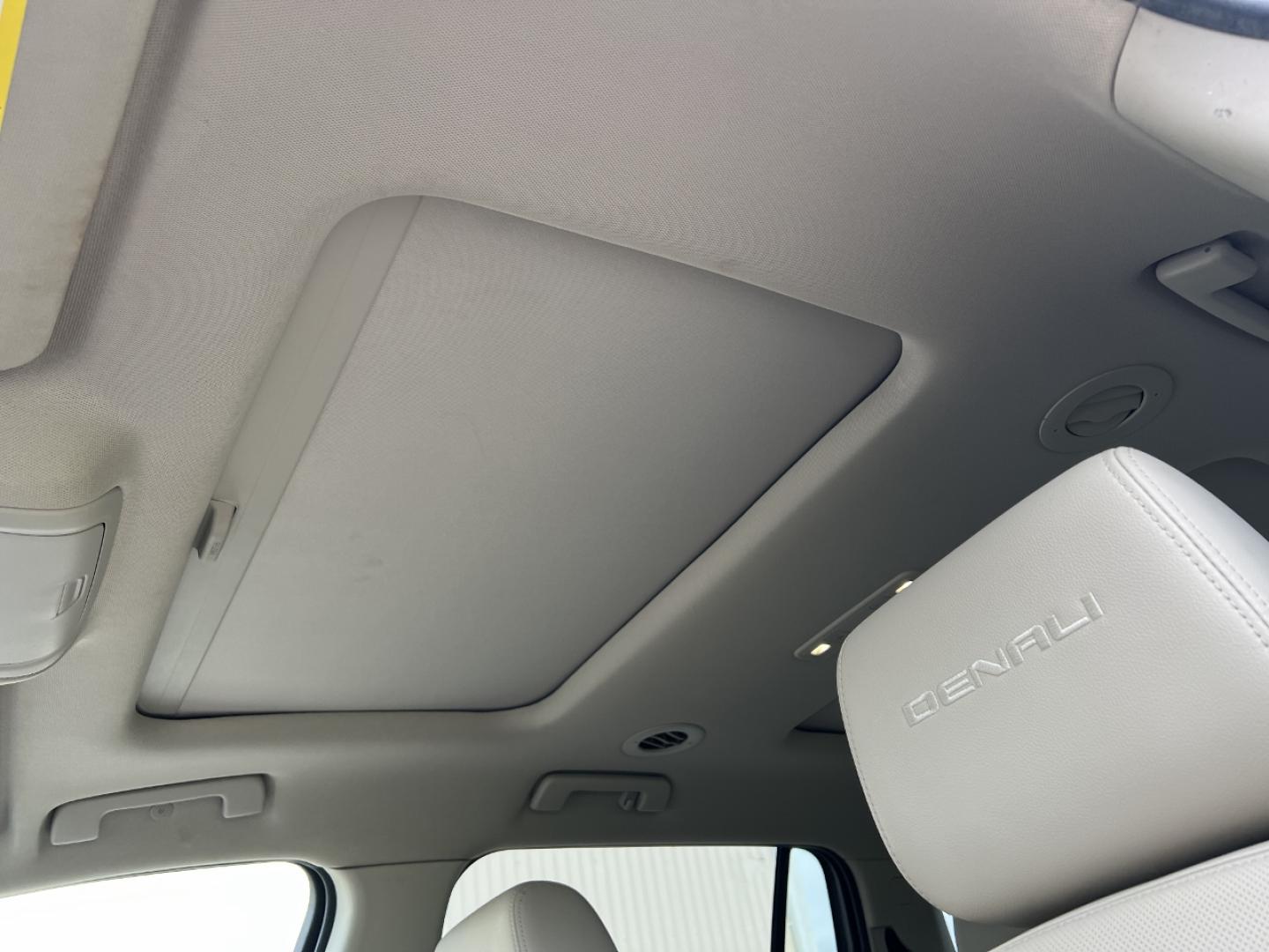 2019 WHITE /Tan Leather GMC Acadia Denali FWD (1GKKNPLS7KZ) with an 3.6L V6 engine, Automatic transmission, located at 2990 Old Orchard Rd., Jackson, MO, 63755, 37.354214, -89.612106 - We have financing available and we accept trades! Fill out a credit application on our website or come by today! If you have any questions, give us a call at (573) 204-7777 or visit our website at firstautocredit.com. - Photo#6