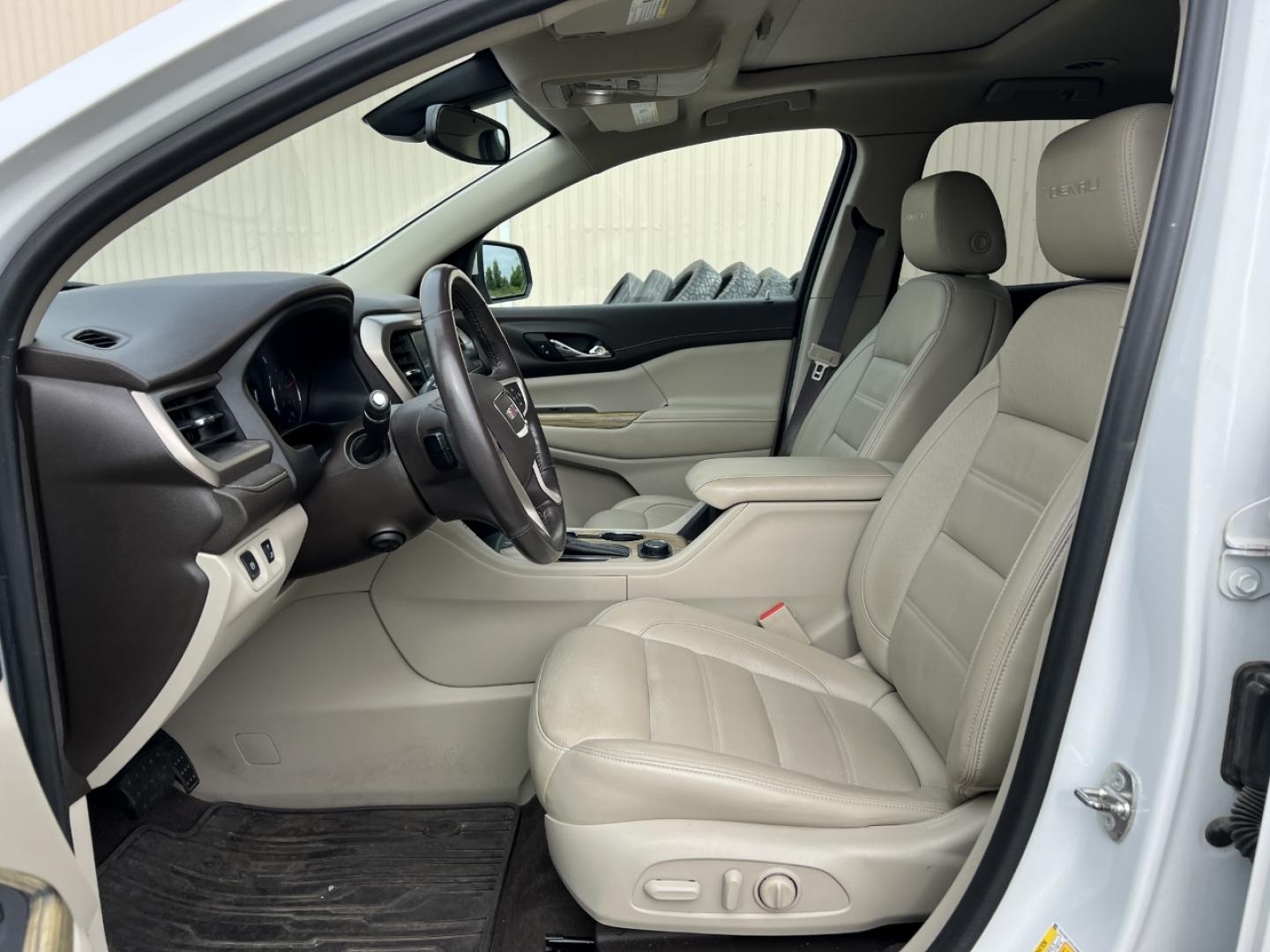 2019 WHITE /Tan Leather GMC Acadia Denali FWD (1GKKNPLS7KZ) with an 3.6L V6 engine, Automatic transmission, located at 2990 Old Orchard Rd., Jackson, MO, 63755, 37.354214, -89.612106 - We have financing available and we accept trades! Fill out a credit application on our website or come by today! If you have any questions, give us a call at (573) 204-7777 or visit our website at firstautocredit.com. - Photo#8
