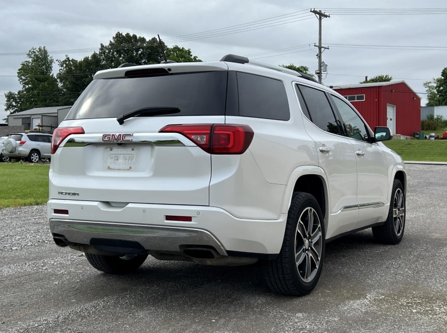 2019 WHITE /Tan Leather GMC Acadia Denali FWD (1GKKNPLS7KZ) with an 3.6L V6 engine, Automatic transmission, located at 2990 Old Orchard Rd., Jackson, MO, 63755, 37.354214, -89.612106 - We have financing available and we accept trades! Fill out a credit application on our website or come by today! If you have any questions, give us a call at (573) 204-7777 or visit our website at firstautocredit.com. - Photo#12