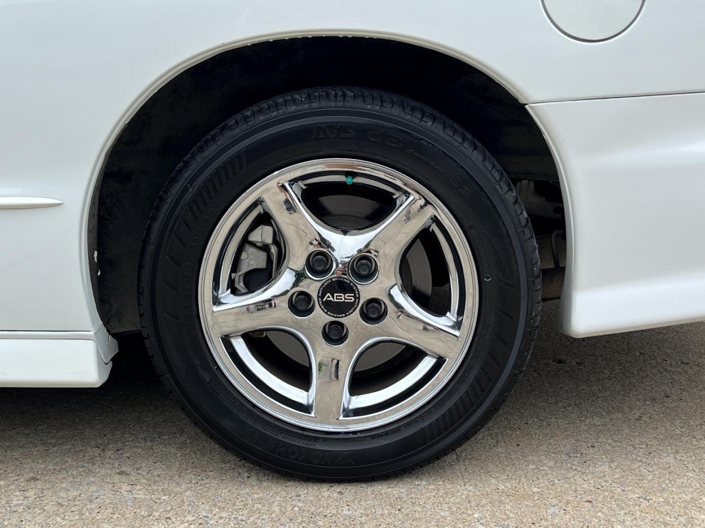 1998 WHITE /Gray Leather Pontiac Firebird Formula (2G2FV22G4W2) with an 5.7L V8 engine, Automatic transmission, located at 2990 Old Orchard Rd., Jackson, MO, 63755, 37.354214, -89.612106 - 1998 Pontiac Firebird Trans Am Only 22xxx miles Rear Wheel Drive 5.7L V8 Automatic Leather Power Driver Seat Cruise Power Windows/Locks/Mirrors We have financing available and we accept trades! Fill out a credit application on our website or come by today! If you have any questions, give u - Photo#31