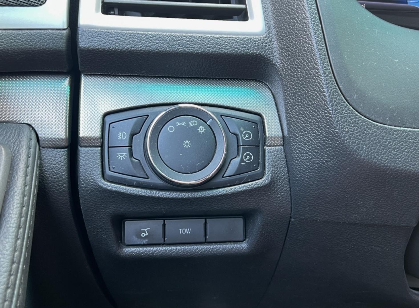 2013 WHITE /Brown Leather Ford Explorer Sport 4WD (1FM5K8GT9DG) with an 3.5L V6 engine, Automatic transmission, located at 506 S. Kingshighway, Cape Girardeau, MO, 63703, (573) 235-5000, 37.294994, -89.556206 - 2013 Ford Explorer Sport 182xxx miles All Wheel Drive 3.5L V6 Automatic Leather 3rd Row Navigation Power/Heated/Cooled Seats Backup Camera Sunroof Bluetooth Remote Start Cruise Power Windows/Locks/Mirrors We have financing available and we accept trades! Fill out a credit application - Photo#34