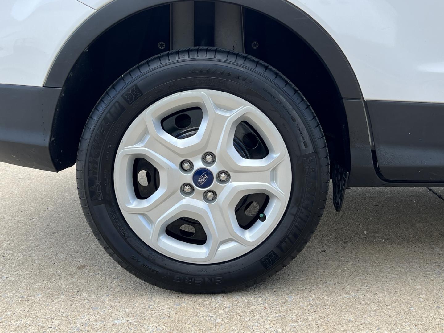 2017 WHITE /Gray Cloth Ford Escape S FWD (1FMCU0F71HU) with an 2.5L 4 Cyl. engine, Automatic transmission, located at 506 S. Kingshighway, Cape Girardeau, MO, 63703, (573) 235-5000, 37.294994, -89.556206 - 2017 Ford Escape S 80xxx miles Front Wheel Drive 2.5L 4 Cyl. Automatic Backup Camera Bluetooth Cruise Power Windows/Locks/Mirrors We have financing available and we accept trades! Fill out a credit application on our website or come by today! If you have any questions, give us a call at (5 - Photo#33