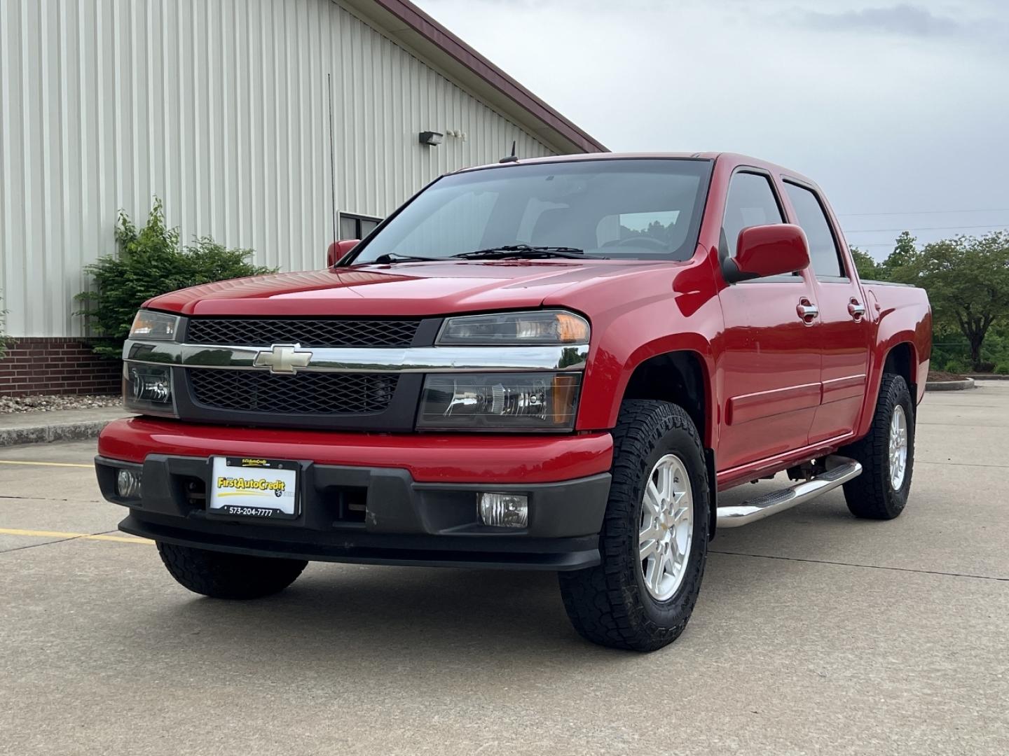 2012 RED /Gray Cloth Chevrolet Colorado 1LT Crew Cab 4WD (1GCHTCFE8C8) with an 3.7L 5 Cyl. engine, Automatic transmission, located at 506 S. Kingshighway, Cape Girardeau, MO, 63703, (573) 235-5000, 37.294994, -89.556206 - 2012 Chevrolet Colorado LT 135xxx miles 4x4 3.7L 5 Cyl. Automatic Cruise Power Windows/Locks/Mirrors We have financing available and we accept trades! Fill out a credit application on our website or come by today! If you have any questions, give us a call at (573) 235-5000 or visit our websi - Photo#3