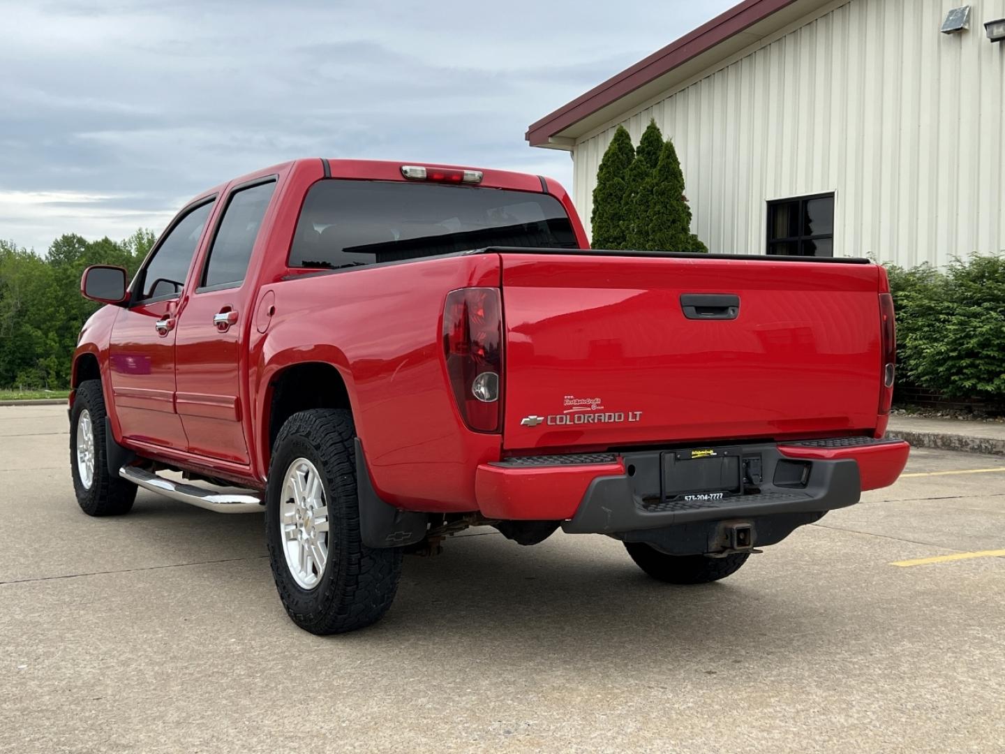 2012 RED /Gray Cloth Chevrolet Colorado 1LT Crew Cab 4WD (1GCHTCFE8C8) with an 3.7L 5 Cyl. engine, Automatic transmission, located at 506 S. Kingshighway, Cape Girardeau, MO, 63703, (573) 235-5000, 37.294994, -89.556206 - 2012 Chevrolet Colorado LT 135xxx miles 4x4 3.7L 5 Cyl. Automatic Cruise Power Windows/Locks/Mirrors We have financing available and we accept trades! Fill out a credit application on our website or come by today! If you have any questions, give us a call at (573) 235-5000 or visit our websi - Photo#7