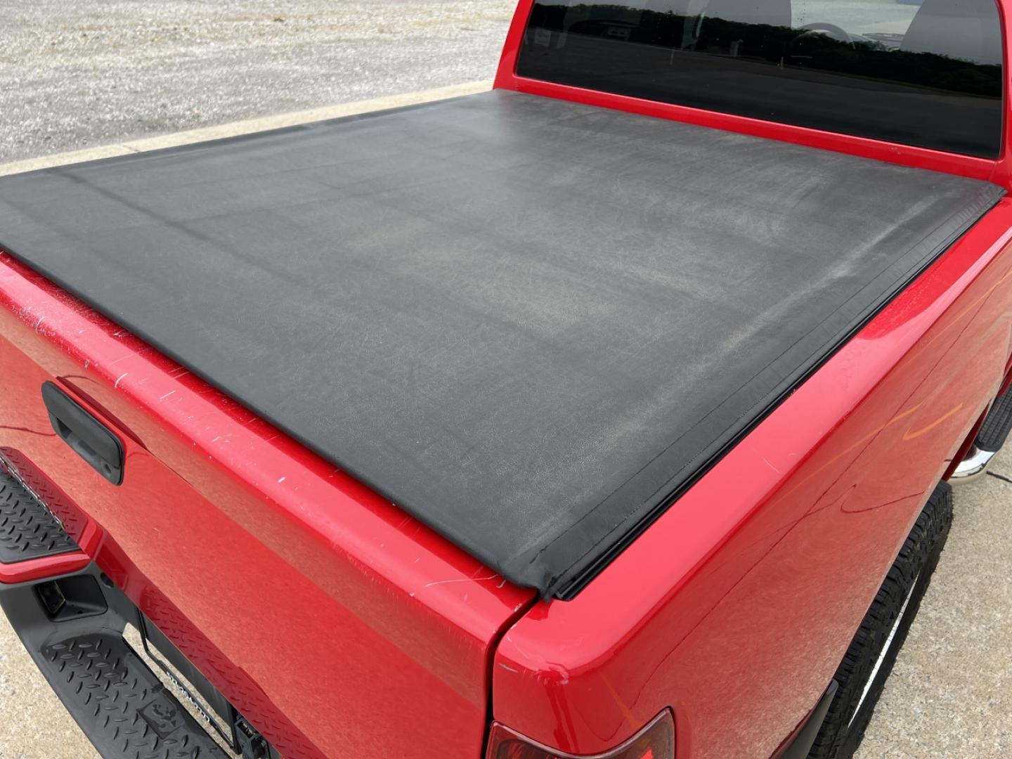 2012 RED /Gray Cloth Chevrolet Colorado 1LT Crew Cab 4WD (1GCHTCFE8C8) with an 3.7L 5 Cyl. engine, Automatic transmission, located at 506 S. Kingshighway, Cape Girardeau, MO, 63703, (573) 235-5000, 37.294994, -89.556206 - 2012 Chevrolet Colorado LT 135xxx miles 4x4 3.7L 5 Cyl. Automatic Cruise Power Windows/Locks/Mirrors We have financing available and we accept trades! Fill out a credit application on our website or come by today! If you have any questions, give us a call at (573) 235-5000 or visit our websi - Photo#18
