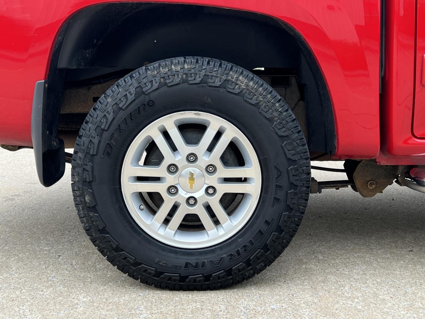 2012 RED /Gray Cloth Chevrolet Colorado 1LT Crew Cab 4WD (1GCHTCFE8C8) with an 3.7L 5 Cyl. engine, Automatic transmission, located at 506 S. Kingshighway, Cape Girardeau, MO, 63703, (573) 235-5000, 37.294994, -89.556206 - 2012 Chevrolet Colorado LT 135xxx miles 4x4 3.7L 5 Cyl. Automatic Cruise Power Windows/Locks/Mirrors We have financing available and we accept trades! Fill out a credit application on our website or come by today! If you have any questions, give us a call at (573) 235-5000 or visit our websi - Photo#32