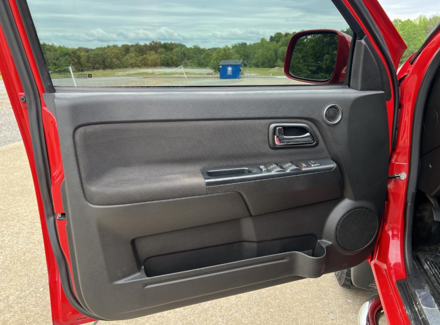 2012 RED /Gray Cloth Chevrolet Colorado 1LT Crew Cab 4WD (1GCHTCFE8C8) with an 3.7L 5 Cyl. engine, Automatic transmission, located at 506 S. Kingshighway, Cape Girardeau, MO, 63703, (573) 235-5000, 37.294994, -89.556206 - 2012 Chevrolet Colorado LT 135xxx miles 4x4 3.7L 5 Cyl. Automatic Cruise Power Windows/Locks/Mirrors We have financing available and we accept trades! Fill out a credit application on our website or come by today! If you have any questions, give us a call at (573) 235-5000 or visit our websi - Photo#10