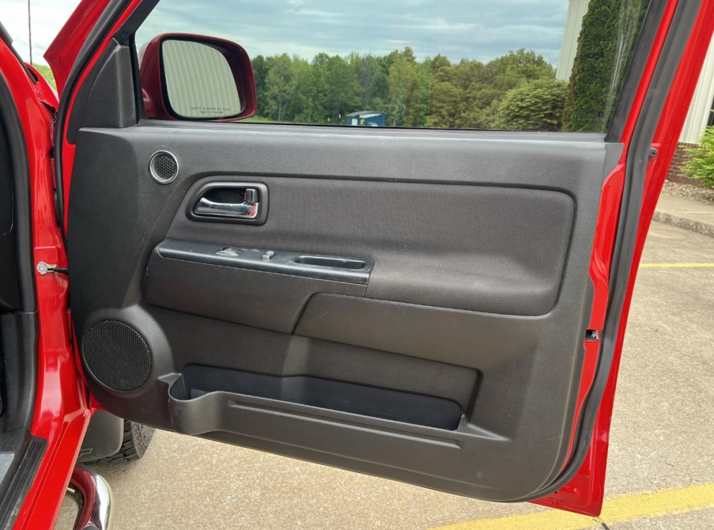 2012 RED /Gray Cloth Chevrolet Colorado 1LT Crew Cab 4WD (1GCHTCFE8C8) with an 3.7L 5 Cyl. engine, Automatic transmission, located at 506 S. Kingshighway, Cape Girardeau, MO, 63703, (573) 235-5000, 37.294994, -89.556206 - 2012 Chevrolet Colorado LT 135xxx miles 4x4 3.7L 5 Cyl. Automatic Cruise Power Windows/Locks/Mirrors We have financing available and we accept trades! Fill out a credit application on our website or come by today! If you have any questions, give us a call at (573) 235-5000 or visit our websi - Photo#12