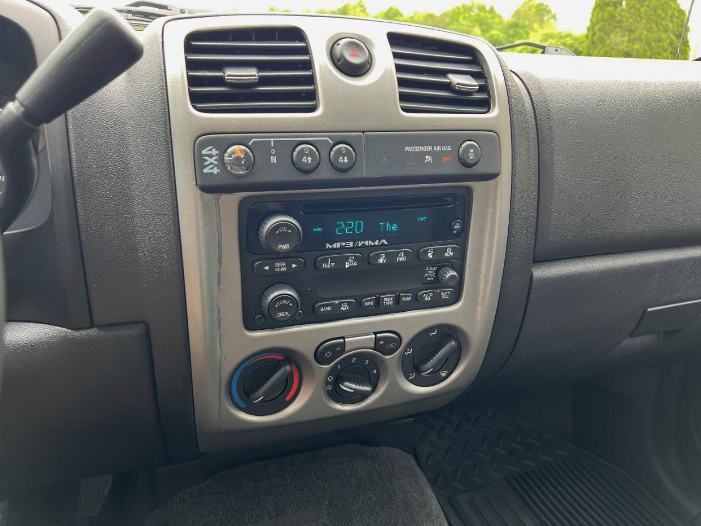 2012 RED /Gray Cloth Chevrolet Colorado 1LT Crew Cab 4WD (1GCHTCFE8C8) with an 3.7L 5 Cyl. engine, Automatic transmission, located at 506 S. Kingshighway, Cape Girardeau, MO, 63703, (573) 235-5000, 37.294994, -89.556206 - 2012 Chevrolet Colorado LT 135xxx miles 4x4 3.7L 5 Cyl. Automatic Cruise Power Windows/Locks/Mirrors We have financing available and we accept trades! Fill out a credit application on our website or come by today! If you have any questions, give us a call at (573) 235-5000 or visit our websi - Photo#21
