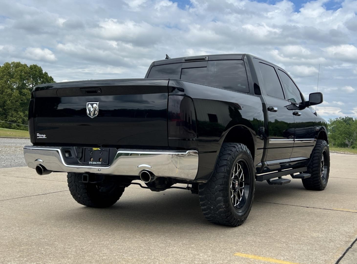 2014 BLACK /Gray Cloth RAM 1500 SLT Crew Cab SWB 4WD (1C6RR7LT2ES) with an 5.7L V8 HEMI engine, Automatic transmission, located at 506 S. Kingshighway, Cape Girardeau, MO, 63703, (573) 235-5000, 37.294994, -89.556206 - 2014 Ram 1500 SLT 124xxx miles 4x4 5.7L V8 HEMI Automatic Power Driver Seat Bluetooth Remote Start Cruise Power Windows/Locks/Mirrors We have financing available and we accept trades! Fill out a credit application on our website or come by today! If you have any questions, give us a call - Photo#8