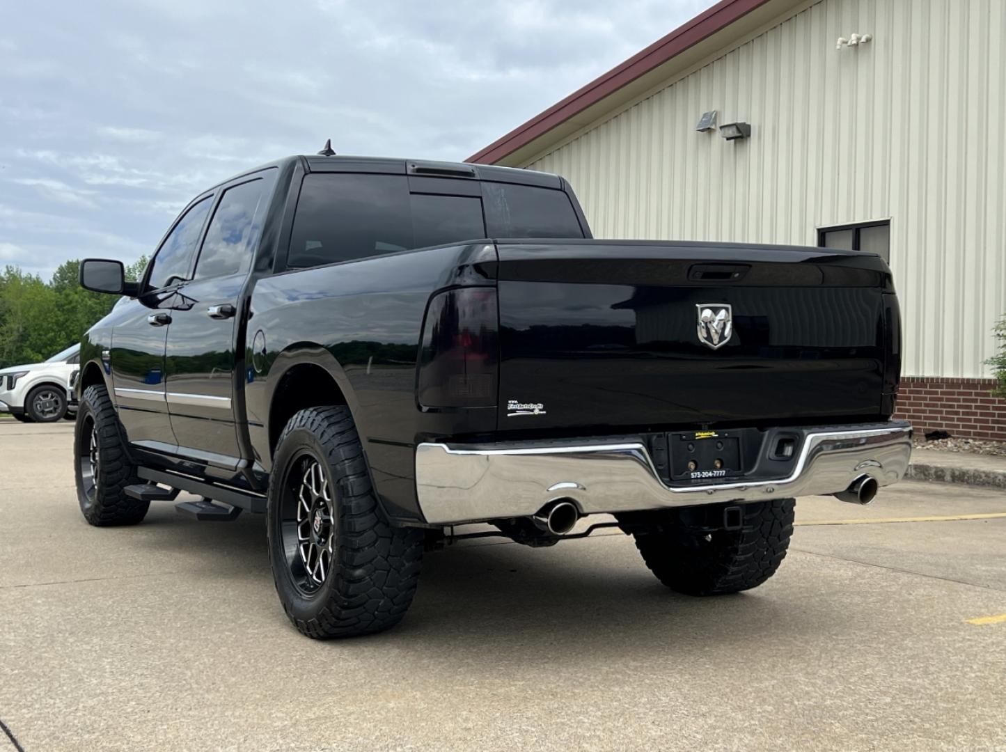 2014 BLACK /Gray Cloth RAM 1500 SLT Crew Cab SWB 4WD (1C6RR7LT2ES) with an 5.7L V8 HEMI engine, Automatic transmission, located at 506 S. Kingshighway, Cape Girardeau, MO, 63703, (573) 235-5000, 37.294994, -89.556206 - 2014 Ram 1500 SLT 124xxx miles 4x4 5.7L V8 HEMI Automatic Power Driver Seat Bluetooth Remote Start Cruise Power Windows/Locks/Mirrors We have financing available and we accept trades! Fill out a credit application on our website or come by today! If you have any questions, give us a call - Photo#9