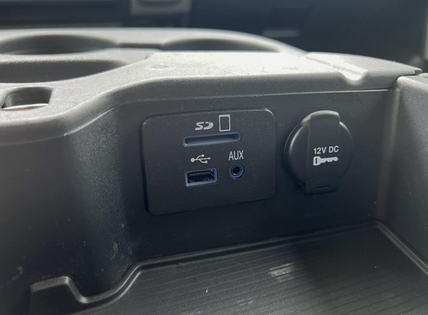 2014 BLACK /Gray Cloth RAM 1500 SLT Crew Cab SWB 4WD (1C6RR7LT2ES) with an 5.7L V8 HEMI engine, Automatic transmission, located at 506 S. Kingshighway, Cape Girardeau, MO, 63703, (573) 235-5000, 37.294994, -89.556206 - 2014 Ram 1500 SLT 124xxx miles 4x4 5.7L V8 HEMI Automatic Power Driver Seat Bluetooth Remote Start Cruise Power Windows/Locks/Mirrors We have financing available and we accept trades! Fill out a credit application on our website or come by today! If you have any questions, give us a call - Photo#25