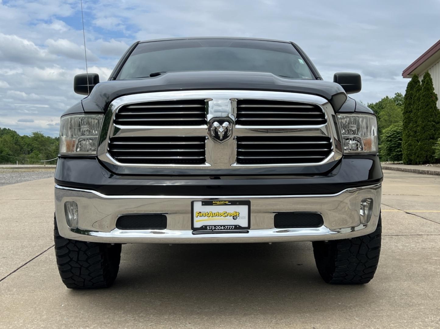 2014 BLACK /Gray Cloth RAM 1500 SLT Crew Cab SWB 4WD (1C6RR7LT2ES) with an 5.7L V8 HEMI engine, Automatic transmission, located at 506 S. Kingshighway, Cape Girardeau, MO, 63703, (573) 235-5000, 37.294994, -89.556206 - 2014 Ram 1500 SLT 124xxx miles 4x4 5.7L V8 HEMI Automatic Power Driver Seat Bluetooth Remote Start Cruise Power Windows/Locks/Mirrors We have financing available and we accept trades! Fill out a credit application on our website or come by today! If you have any questions, give us a call - Photo#11
