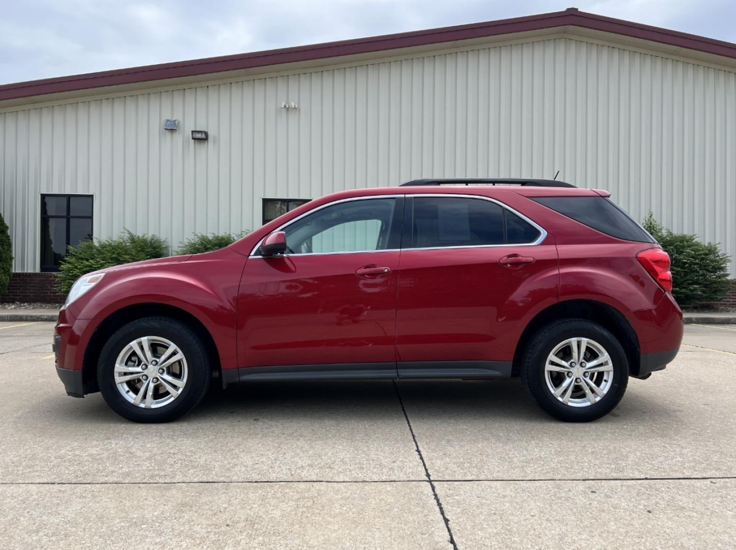 2015 RED /Tan Cloth Chevrolet Equinox 1LT 2WD (2GNALBEK6F1) with an 2.4L 4 Cyl. engine, Automatic transmission, located at 506 S. Kingshighway, Cape Girardeau, MO, 63703, (573) 235-5000, 37.294994, -89.556206 - 2015 Chevrolet Equinox LT 96xxx miles Front Wheel Drive 2.4L 4 Cyl. Automatic Backup Camera Bluetooth Cruise Power Windows/Locks/Mirrors We have financing available and we accept trades! Fill out a credit application on our website or come by today! If you have any questions, give us a cal - Photo#4