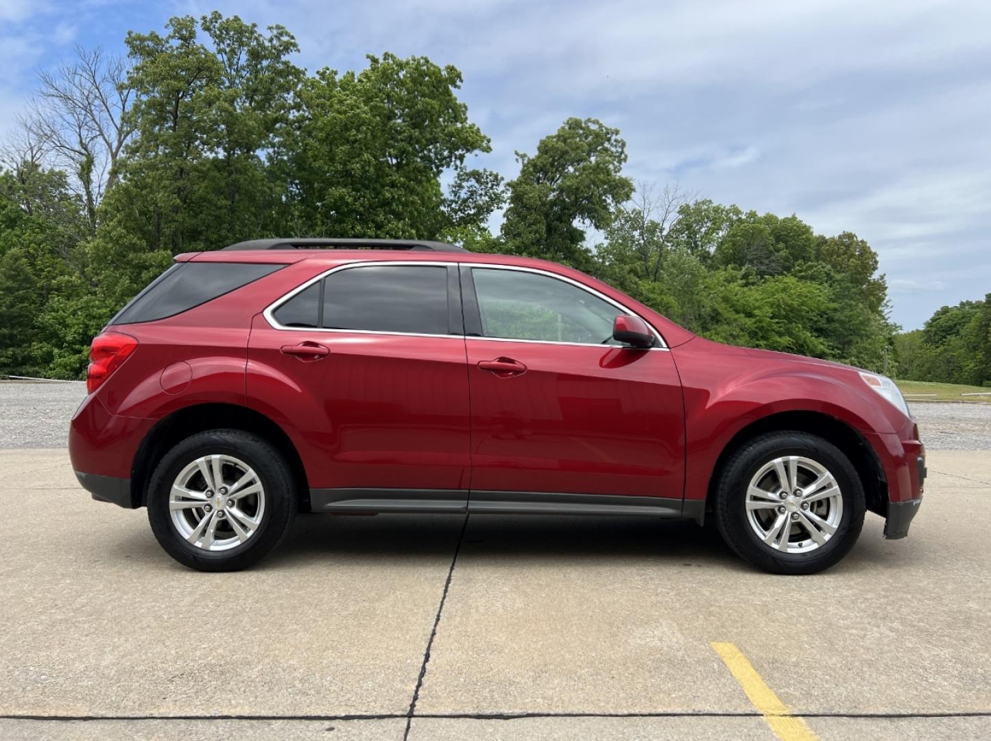 2015 RED /Tan Cloth Chevrolet Equinox 1LT 2WD (2GNALBEK6F1) with an 2.4L 4 Cyl. engine, Automatic transmission, located at 506 S. Kingshighway, Cape Girardeau, MO, 63703, (573) 235-5000, 37.294994, -89.556206 - 2015 Chevrolet Equinox LT 96xxx miles Front Wheel Drive 2.4L 4 Cyl. Automatic Backup Camera Bluetooth Cruise Power Windows/Locks/Mirrors We have financing available and we accept trades! Fill out a credit application on our website or come by today! If you have any questions, give us a cal - Photo#5