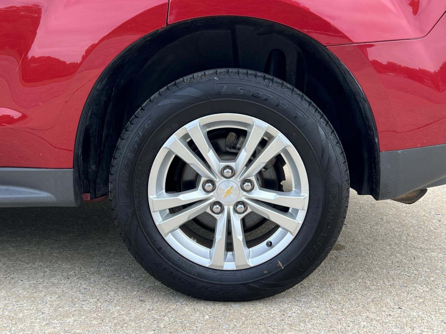 2015 RED /Tan Cloth Chevrolet Equinox 1LT 2WD (2GNALBEK6F1) with an 2.4L 4 Cyl. engine, Automatic transmission, located at 506 S. Kingshighway, Cape Girardeau, MO, 63703, (573) 235-5000, 37.294994, -89.556206 - 2015 Chevrolet Equinox LT 96xxx miles Front Wheel Drive 2.4L 4 Cyl. Automatic Backup Camera Bluetooth Cruise Power Windows/Locks/Mirrors We have financing available and we accept trades! Fill out a credit application on our website or come by today! If you have any questions, give us a cal - Photo#32