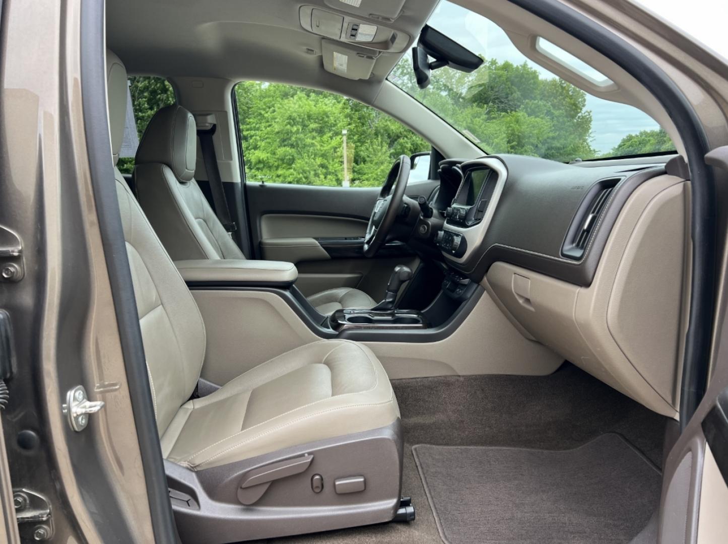 2015 BROWN /Tan Leather GMC Canyon SLT Crew Cab 4WD Short Box (1GTG6CE36F1) with an 3.6L V6 engine, Automatic transmission, located at 506 S. Kingshighway, Cape Girardeau, MO, 63703, (573) 235-5000, 37.294994, -89.556206 - 2015 GMC Canyon SLT 143xxx miles 4x4 3.6L V6 Leather Automatic Navigation Backup Camera Power/Heated Seats Cruise Power Windows/Locks/Mirrors We have financing available and we accept trades! Fill out a credit application on our website or come by today! If you have any questions, give u - Photo#16