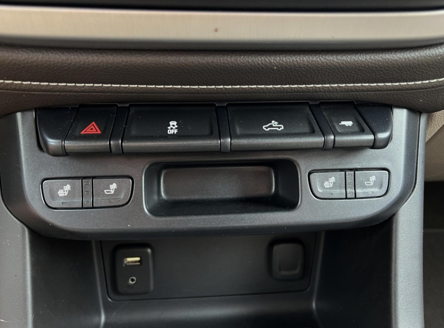2015 BROWN /Tan Leather GMC Canyon SLT Crew Cab 4WD Short Box (1GTG6CE36F1) with an 3.6L V6 engine, Automatic transmission, located at 506 S. Kingshighway, Cape Girardeau, MO, 63703, (573) 235-5000, 37.294994, -89.556206 - 2015 GMC Canyon SLT 143xxx miles 4x4 3.6L V6 Leather Automatic Navigation Backup Camera Power/Heated Seats Cruise Power Windows/Locks/Mirrors We have financing available and we accept trades! Fill out a credit application on our website or come by today! If you have any questions, give u - Photo#4