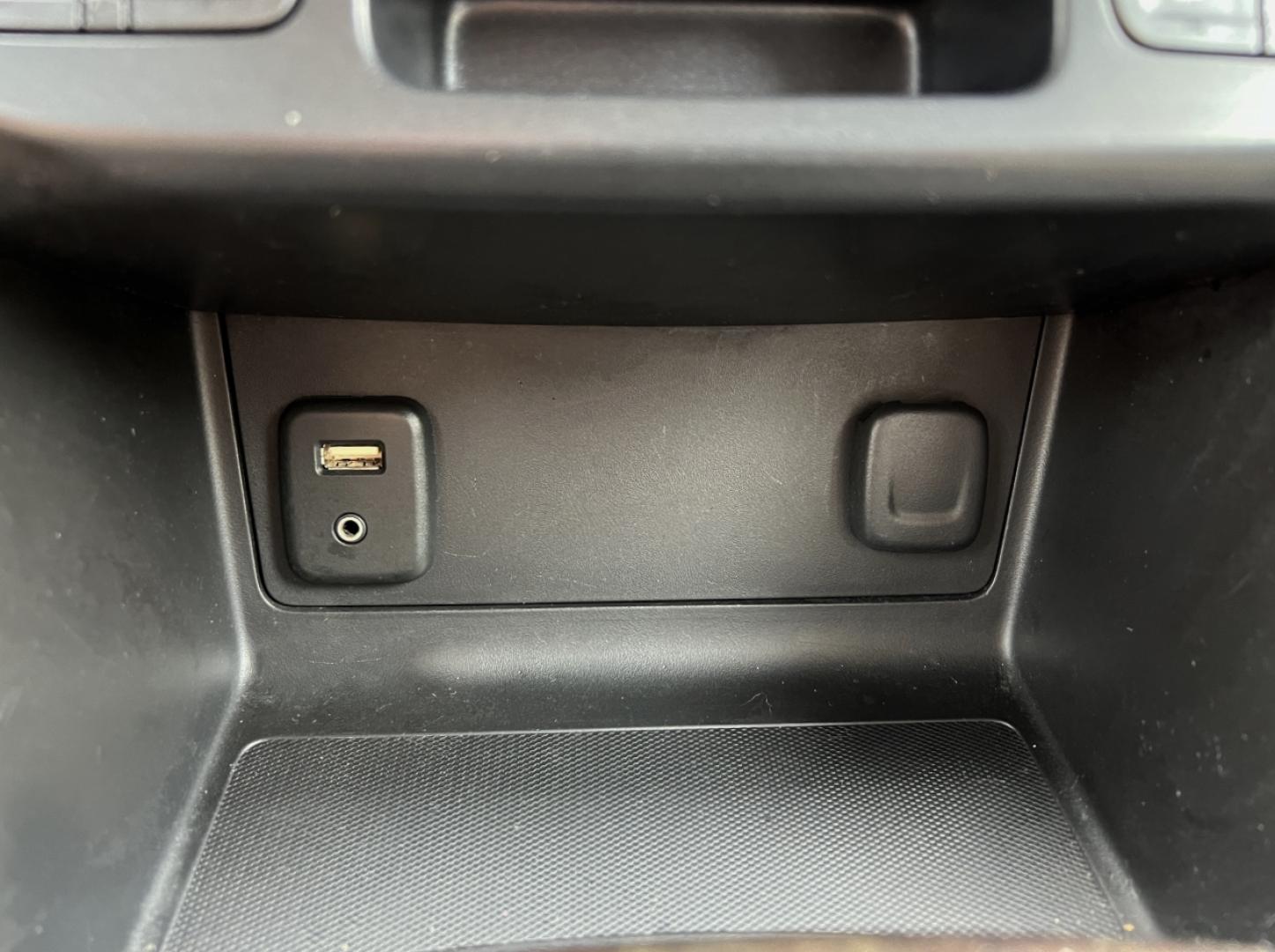 2015 BROWN /Tan Leather GMC Canyon SLT Crew Cab 4WD Short Box (1GTG6CE36F1) with an 3.6L V6 engine, Automatic transmission, located at 506 S. Kingshighway, Cape Girardeau, MO, 63703, (573) 235-5000, 37.294994, -89.556206 - 2015 GMC Canyon SLT 143xxx miles 4x4 3.6L V6 Leather Automatic Navigation Backup Camera Power/Heated Seats Cruise Power Windows/Locks/Mirrors We have financing available and we accept trades! Fill out a credit application on our website or come by today! If you have any questions, give u - Photo#26