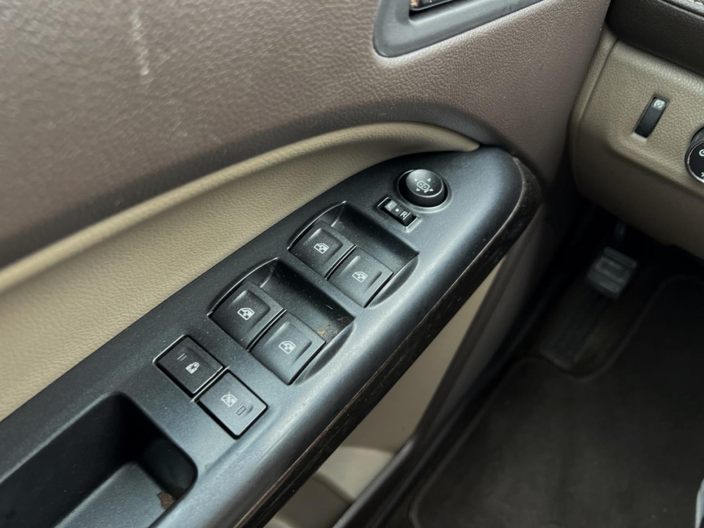 2015 BROWN /Tan Leather GMC Canyon SLT Crew Cab 4WD Short Box (1GTG6CE36F1) with an 3.6L V6 engine, Automatic transmission, located at 506 S. Kingshighway, Cape Girardeau, MO, 63703, (573) 235-5000, 37.294994, -89.556206 - 2015 GMC Canyon SLT 143xxx miles 4x4 3.6L V6 Leather Automatic Navigation Backup Camera Power/Heated Seats Cruise Power Windows/Locks/Mirrors We have financing available and we accept trades! Fill out a credit application on our website or come by today! If you have any questions, give u - Photo#27