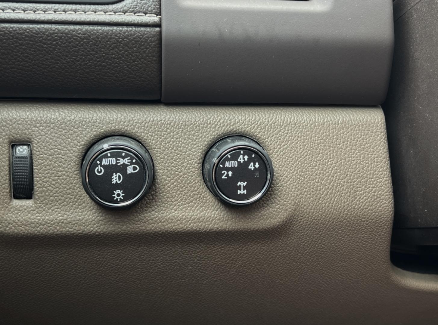 2015 BROWN /Tan Leather GMC Canyon SLT Crew Cab 4WD Short Box (1GTG6CE36F1) with an 3.6L V6 engine, Automatic transmission, located at 506 S. Kingshighway, Cape Girardeau, MO, 63703, (573) 235-5000, 37.294994, -89.556206 - 2015 GMC Canyon SLT 143xxx miles 4x4 3.6L V6 Leather Automatic Navigation Backup Camera Power/Heated Seats Cruise Power Windows/Locks/Mirrors We have financing available and we accept trades! Fill out a credit application on our website or come by today! If you have any questions, give u - Photo#29