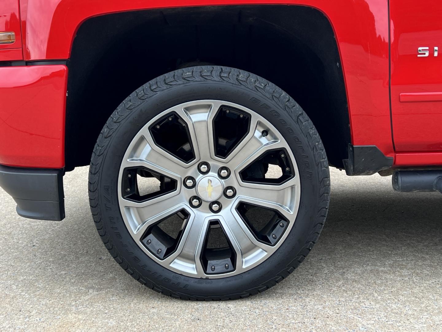2017 RED /Gray Cloth Chevrolet Silverado 1500 LT Crew Cab 4WD (3GCUKREC1HG) with an 5.3L V8 engine, Automatic transmission, located at 506 S. Kingshighway, Cape Girardeau, MO, 63703, (573) 235-5000, 37.294994, -89.556206 - 2017 Chevrolet Silverado 1500 LT 77xxx miles 4x4 5.3L V8 Automatic Navigation Backup Camera Power Driver Seat Heated Seats Bluetooth Remote Start Cruise Power Windows/Locks/Mirrors We have financing available and we accept trades! Fill out a credit application on our website or come by - Photo#32