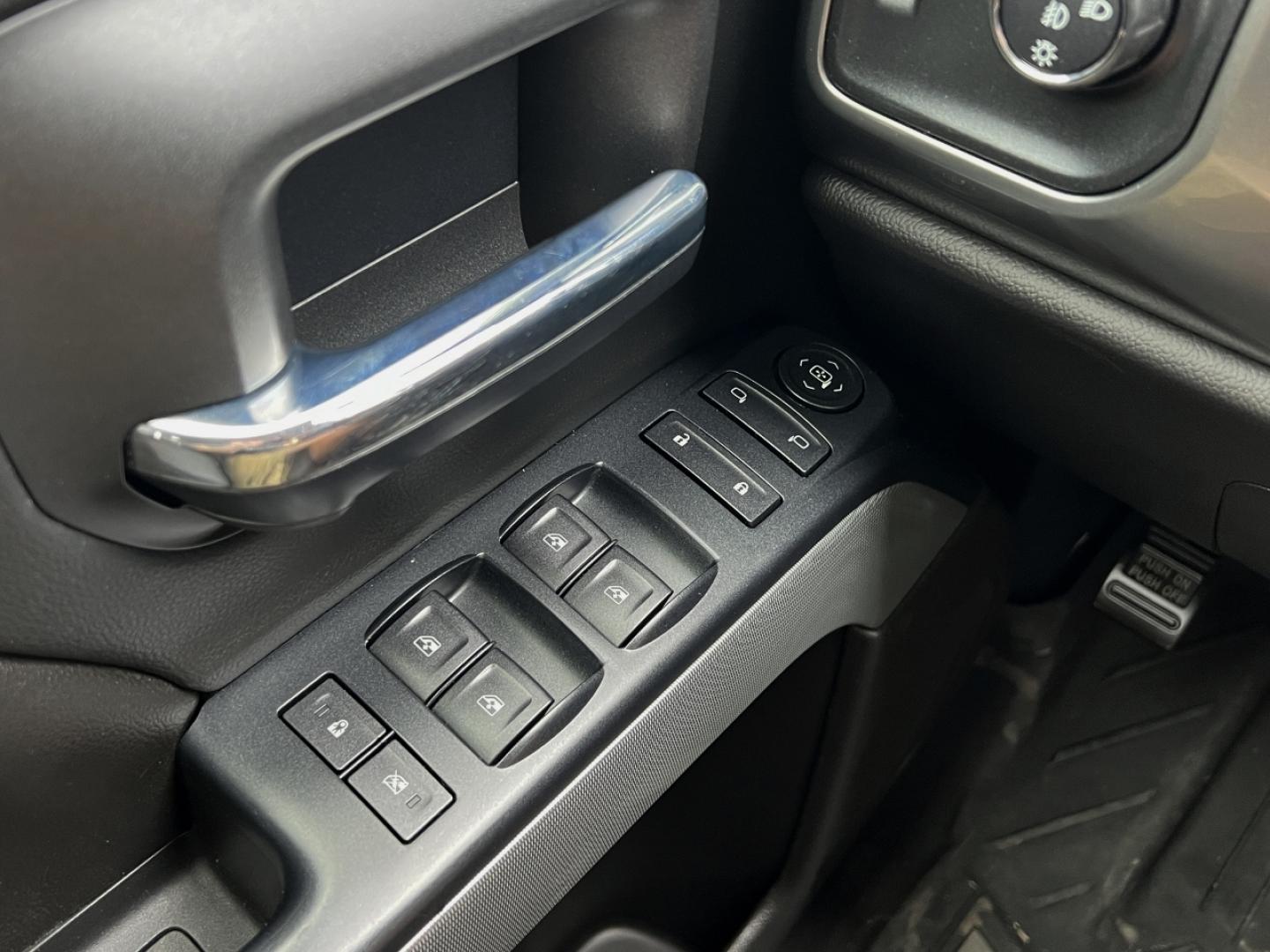 2017 RED /Gray Cloth Chevrolet Silverado 1500 LT Crew Cab 4WD (3GCUKREC1HG) with an 5.3L V8 engine, Automatic transmission, located at 506 S. Kingshighway, Cape Girardeau, MO, 63703, (573) 235-5000, 37.294994, -89.556206 - 2017 Chevrolet Silverado 1500 LT 77xxx miles 4x4 5.3L V8 Automatic Navigation Backup Camera Power Driver Seat Heated Seats Bluetooth Remote Start Cruise Power Windows/Locks/Mirrors We have financing available and we accept trades! Fill out a credit application on our website or come by - Photo#28