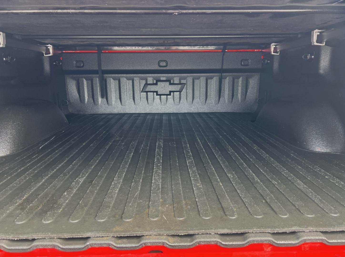 2017 RED /Gray Cloth Chevrolet Silverado 1500 LT Crew Cab 4WD (3GCUKREC1HG) with an 5.3L V8 engine, Automatic transmission, located at 506 S. Kingshighway, Cape Girardeau, MO, 63703, (573) 235-5000, 37.294994, -89.556206 - 2017 Chevrolet Silverado 1500 LT 77xxx miles 4x4 5.3L V8 Automatic Navigation Backup Camera Power Driver Seat Heated Seats Bluetooth Remote Start Cruise Power Windows/Locks/Mirrors We have financing available and we accept trades! Fill out a credit application on our website or come by - Photo#21