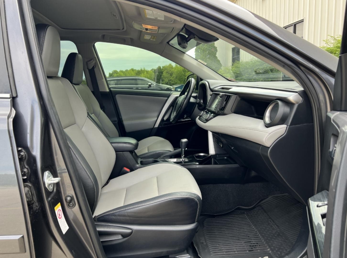 2017 GRAY /Tan Leather Toyota RAV4 Limited AWD (JTMDFREV6HJ) with an 2.5L 4 Cyl. engine, Automatic transmission, located at 506 S. Kingshighway, Cape Girardeau, MO, 63703, (573) 235-5000, 37.294994, -89.556206 - 2017 Toyota RAV4 Limited 158xxx miles All Wheel Drive 2.5L 4 Cyl. Automatic Leather Navigation Backup Camera Power Driver Seat Heated Seats Sunroof Bluetooth Cruise Power Windows/Locks/Mirrors We have financing available and we accept trades! Fill out a credit application on our websit - Photo#17