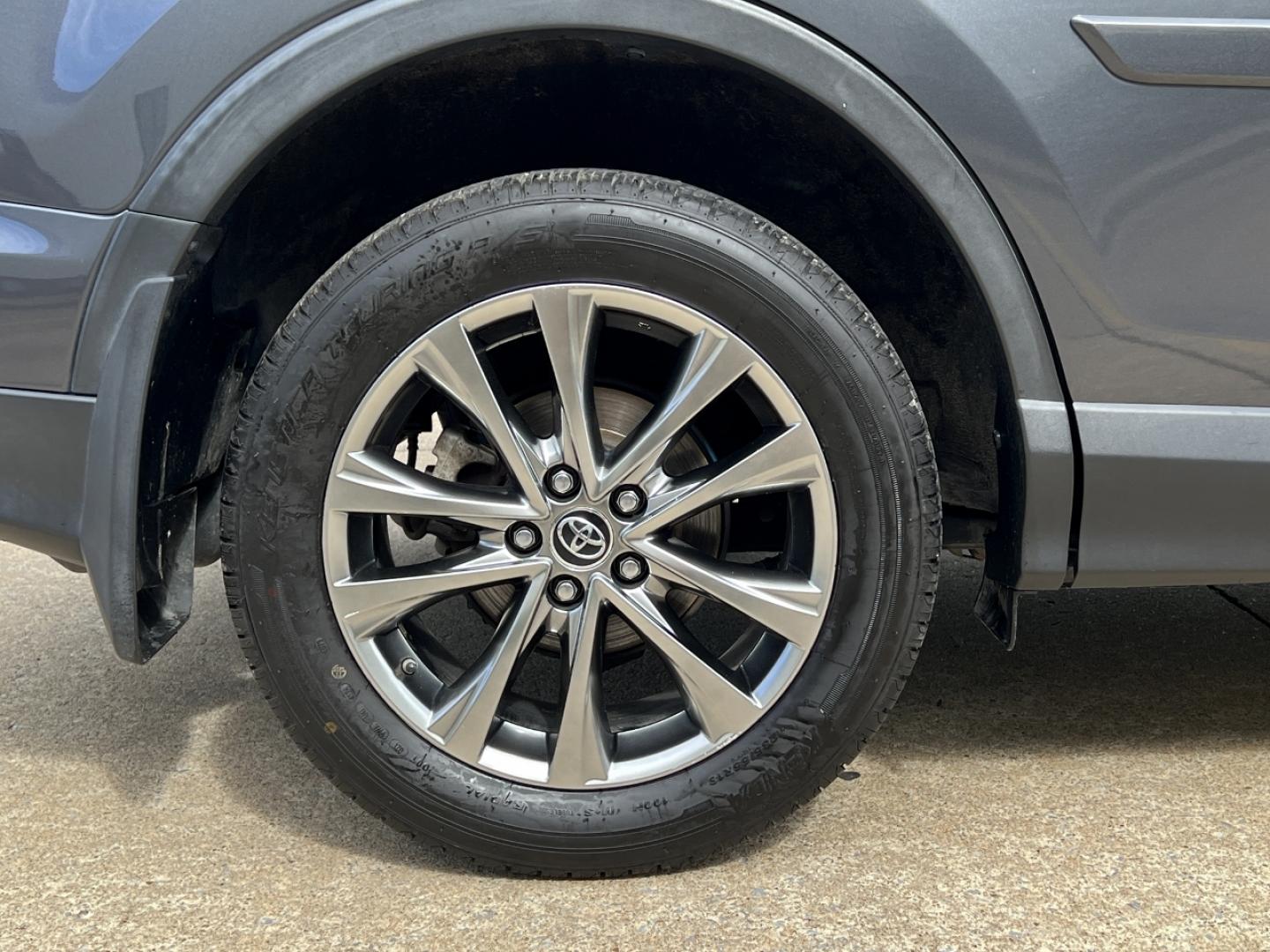2017 GRAY /Tan Leather Toyota RAV4 Limited AWD (JTMDFREV6HJ) with an 2.5L 4 Cyl. engine, Automatic transmission, located at 506 S. Kingshighway, Cape Girardeau, MO, 63703, (573) 235-5000, 37.294994, -89.556206 - 2017 Toyota RAV4 Limited 158xxx miles All Wheel Drive 2.5L 4 Cyl. Automatic Leather Navigation Backup Camera Power Driver Seat Heated Seats Sunroof Bluetooth Cruise Power Windows/Locks/Mirrors We have financing available and we accept trades! Fill out a credit application on our websit - Photo#39