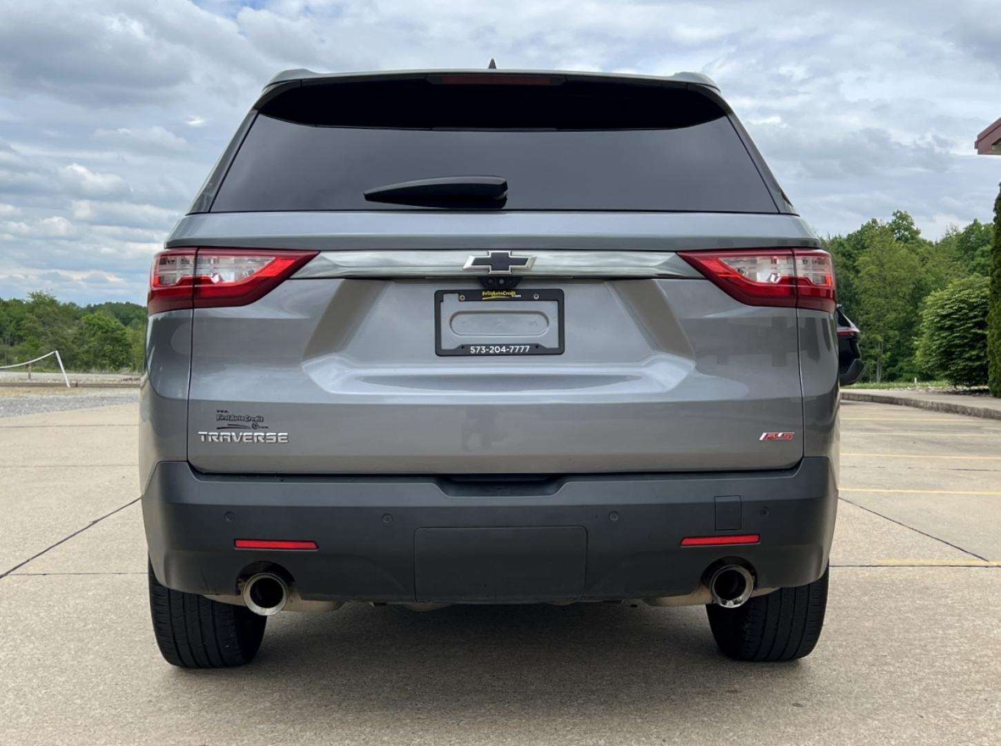 2019 GRAY /Black Leather Chevrolet Traverse RS (1GNERJKX9KJ) with an 2.0L 4 Cyl. TURBO engine, Automatic transmission, located at 506 S. Kingshighway, Cape Girardeau, MO, 63703, (573) 235-5000, 37.294994, -89.556206 - 2019 Chevrolet Traverse RS 1-Owner 96xxx miles Front Wheel Drive 2.0L 4 Cyl. Automatic Leather 3rd Row Navigation Backup Camera Power/Heated Seats Bluetooth Remote Start Cruise Power Windows/Locks/Mirrors We have financing available and we accept trades! Fill out a credit application - Photo#12