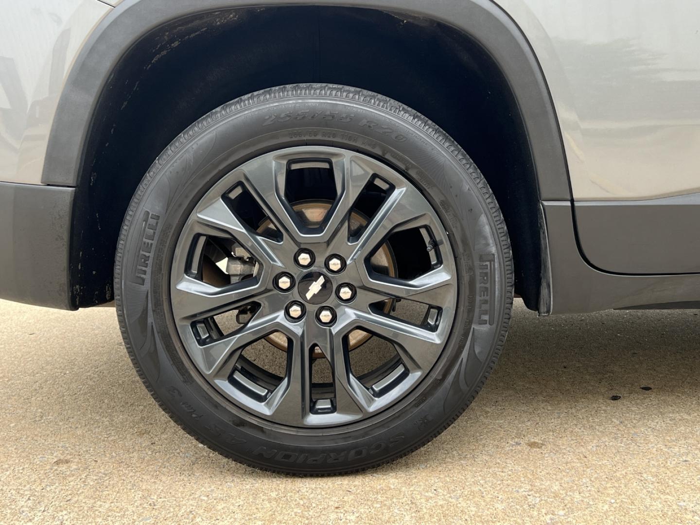 2019 GRAY /Black Leather Chevrolet Traverse RS (1GNERJKX9KJ) with an 2.0L 4 Cyl. TURBO engine, Automatic transmission, located at 506 S. Kingshighway, Cape Girardeau, MO, 63703, (573) 235-5000, 37.294994, -89.556206 - 2019 Chevrolet Traverse RS 1-Owner 96xxx miles Front Wheel Drive 2.0L 4 Cyl. Automatic Leather 3rd Row Navigation Backup Camera Power/Heated Seats Bluetooth Remote Start Cruise Power Windows/Locks/Mirrors We have financing available and we accept trades! Fill out a credit application - Photo#44