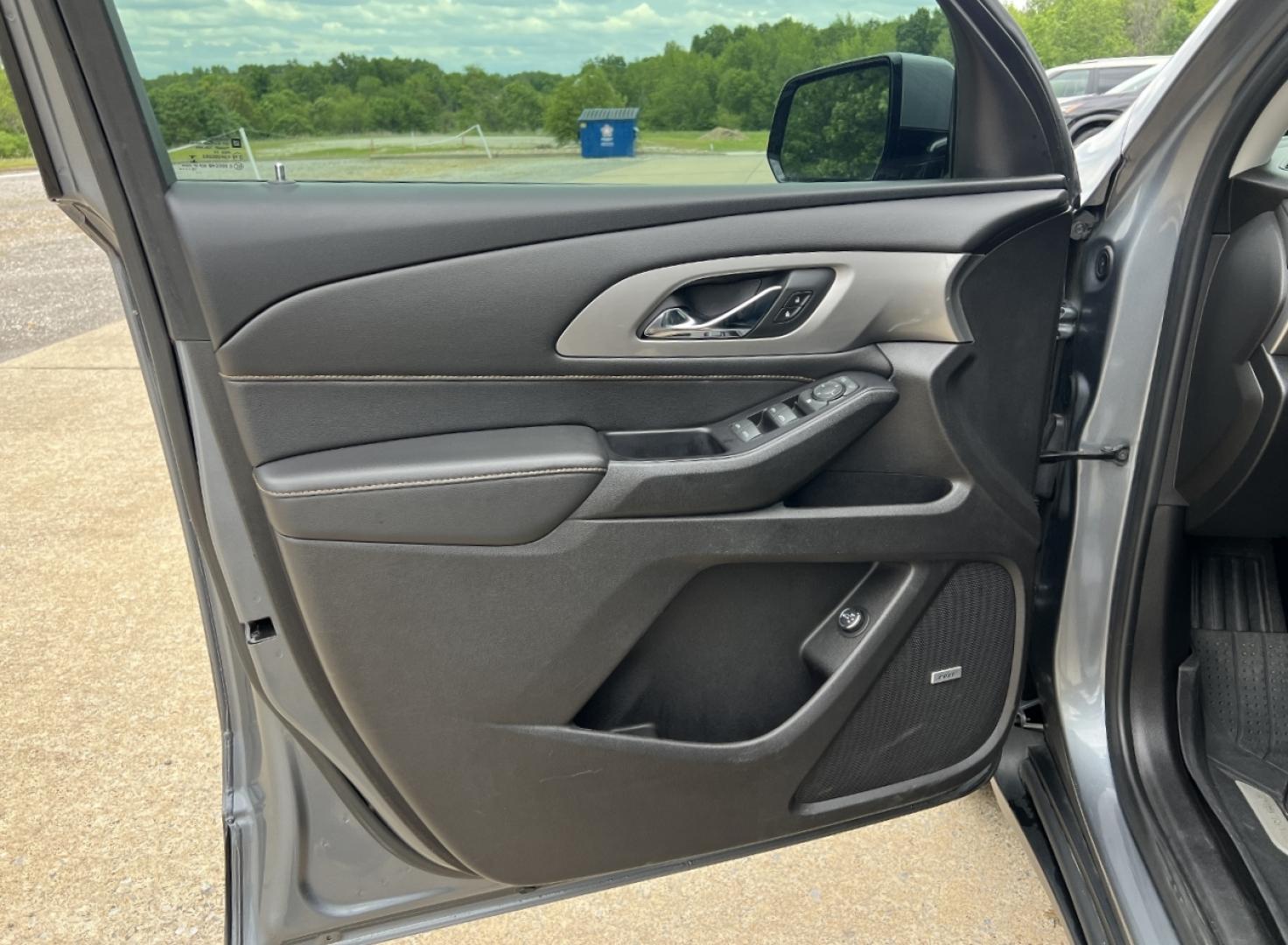 2019 GRAY /Black Leather Chevrolet Traverse RS (1GNERJKX9KJ) with an 2.0L 4 Cyl. TURBO engine, Automatic transmission, located at 506 S. Kingshighway, Cape Girardeau, MO, 63703, (573) 235-5000, 37.294994, -89.556206 - 2019 Chevrolet Traverse RS 1-Owner 96xxx miles Front Wheel Drive 2.0L 4 Cyl. Automatic Leather 3rd Row Navigation Backup Camera Power/Heated Seats Bluetooth Remote Start Cruise Power Windows/Locks/Mirrors We have financing available and we accept trades! Fill out a credit application - Photo#14