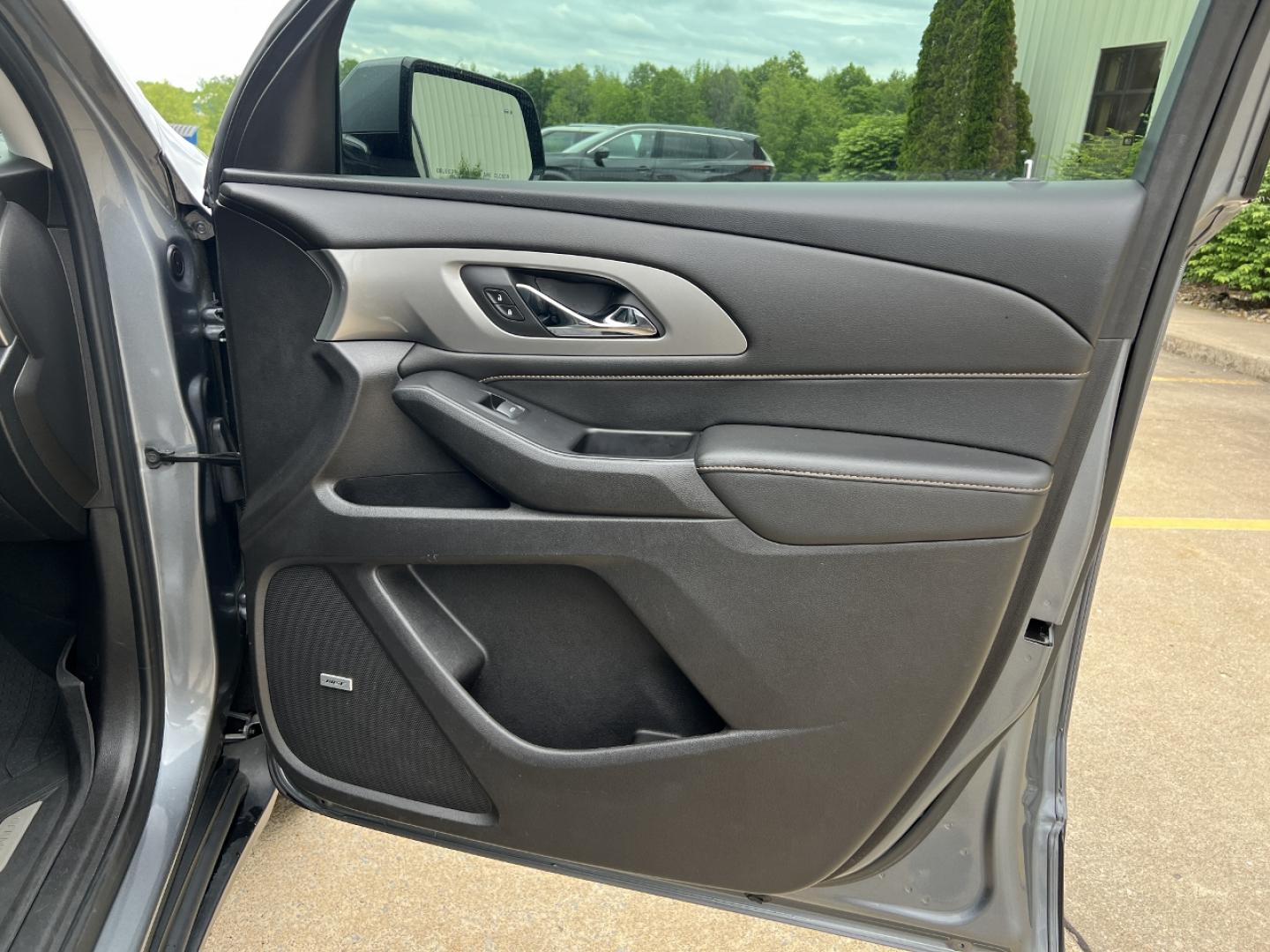 2019 GRAY /Black Leather Chevrolet Traverse RS (1GNERJKX9KJ) with an 2.0L 4 Cyl. TURBO engine, Automatic transmission, located at 506 S. Kingshighway, Cape Girardeau, MO, 63703, (573) 235-5000, 37.294994, -89.556206 - 2019 Chevrolet Traverse RS 1-Owner 96xxx miles Front Wheel Drive 2.0L 4 Cyl. Automatic Leather 3rd Row Navigation Backup Camera Power/Heated Seats Bluetooth Remote Start Cruise Power Windows/Locks/Mirrors We have financing available and we accept trades! Fill out a credit application - Photo#16