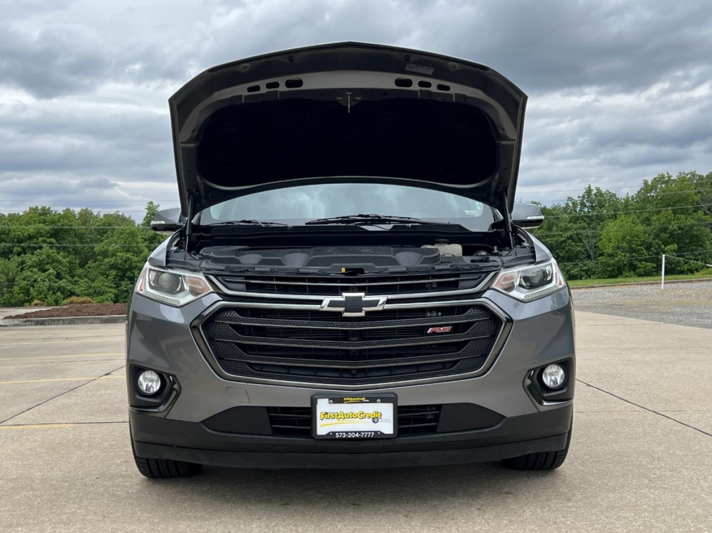 2019 GRAY /Black Leather Chevrolet Traverse RS (1GNERJKX9KJ) with an 2.0L 4 Cyl. TURBO engine, Automatic transmission, located at 506 S. Kingshighway, Cape Girardeau, MO, 63703, (573) 235-5000, 37.294994, -89.556206 - 2019 Chevrolet Traverse RS 1-Owner 96xxx miles Front Wheel Drive 2.0L 4 Cyl. Automatic Leather 3rd Row Navigation Backup Camera Power/Heated Seats Bluetooth Remote Start Cruise Power Windows/Locks/Mirrors We have financing available and we accept trades! Fill out a credit application - Photo#39