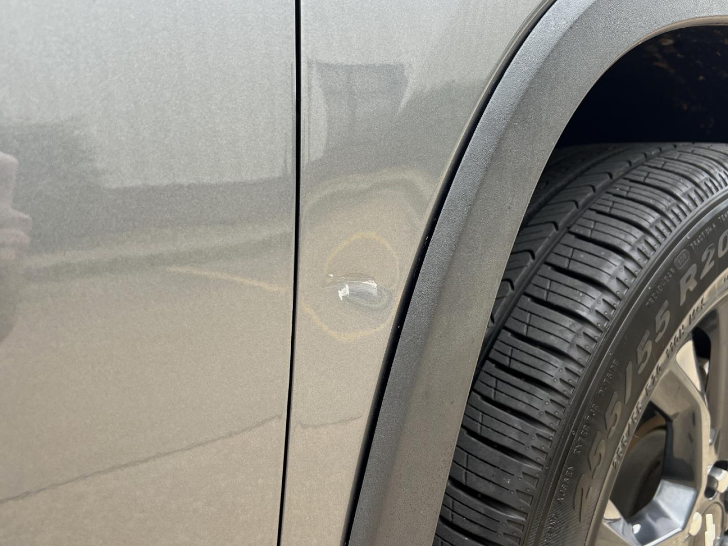 2019 GRAY /Black Leather Chevrolet Traverse RS (1GNERJKX9KJ) with an 2.0L 4 Cyl. TURBO engine, Automatic transmission, located at 506 S. Kingshighway, Cape Girardeau, MO, 63703, (573) 235-5000, 37.294994, -89.556206 - 2019 Chevrolet Traverse RS 1-Owner 96xxx miles Front Wheel Drive 2.0L 4 Cyl. Automatic Leather 3rd Row Navigation Backup Camera Power/Heated Seats Bluetooth Remote Start Cruise Power Windows/Locks/Mirrors We have financing available and we accept trades! Fill out a credit application - Photo#47
