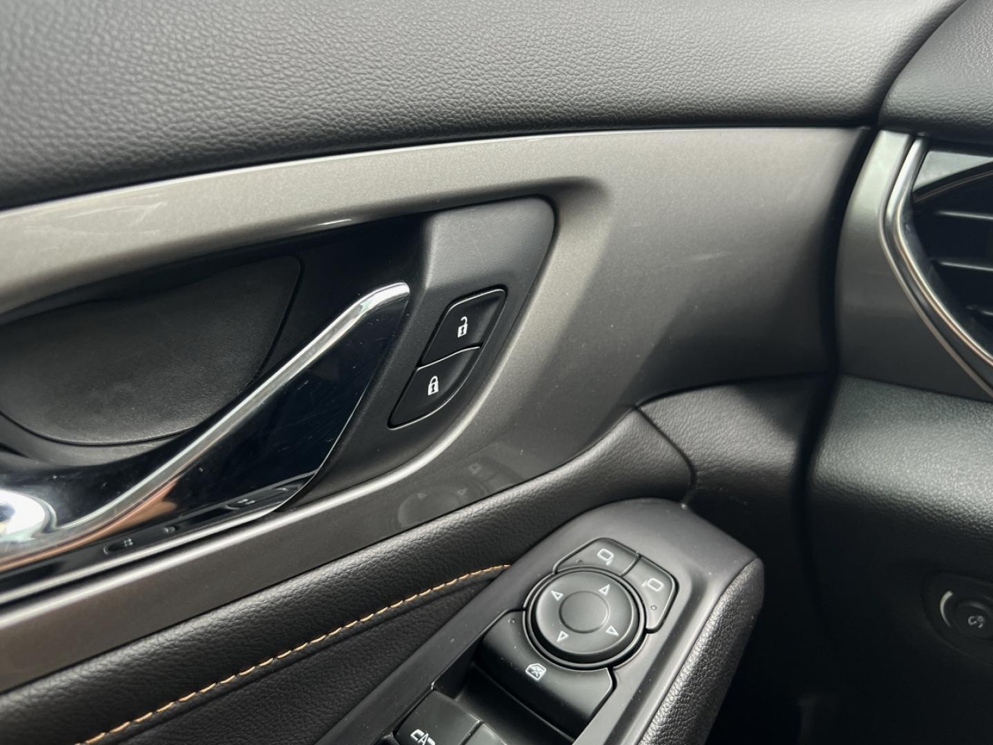 2019 GRAY /Black Leather Chevrolet Traverse RS (1GNERJKX9KJ) with an 2.0L 4 Cyl. TURBO engine, Automatic transmission, located at 506 S. Kingshighway, Cape Girardeau, MO, 63703, (573) 235-5000, 37.294994, -89.556206 - 2019 Chevrolet Traverse RS 1-Owner 96xxx miles Front Wheel Drive 2.0L 4 Cyl. Automatic Leather 3rd Row Navigation Backup Camera Power/Heated Seats Bluetooth Remote Start Cruise Power Windows/Locks/Mirrors We have financing available and we accept trades! Fill out a credit application - Photo#31