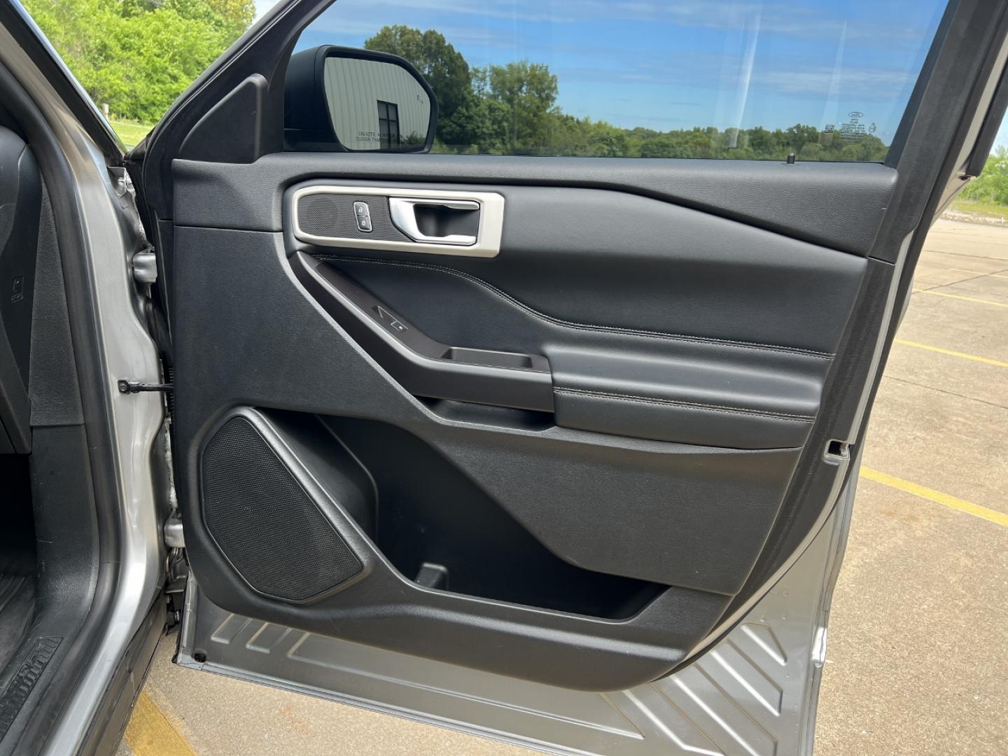 2020 SILVER /Black Leather Ford Explorer XLT 2WD (1FMSK7DHXLG) with an 2.3L 4 Cyl. engine, Automatic transmission, located at 506 S. Kingshighway, Cape Girardeau, MO, 63703, (573) 235-5000, 37.294994, -89.556206 - 2020 Ford Explorer XLT Local 1-Owner 87xxx miles Rear Wheel Drive 2.3L 4 Cyl. Automatic Leather 3rd Row Backup Camera Bluetooth Remote Start Cruise Power Windows/Locks/Mirrors We have financing available and we accept trades! Fill out a credit application on our website or come by today - Photo#14