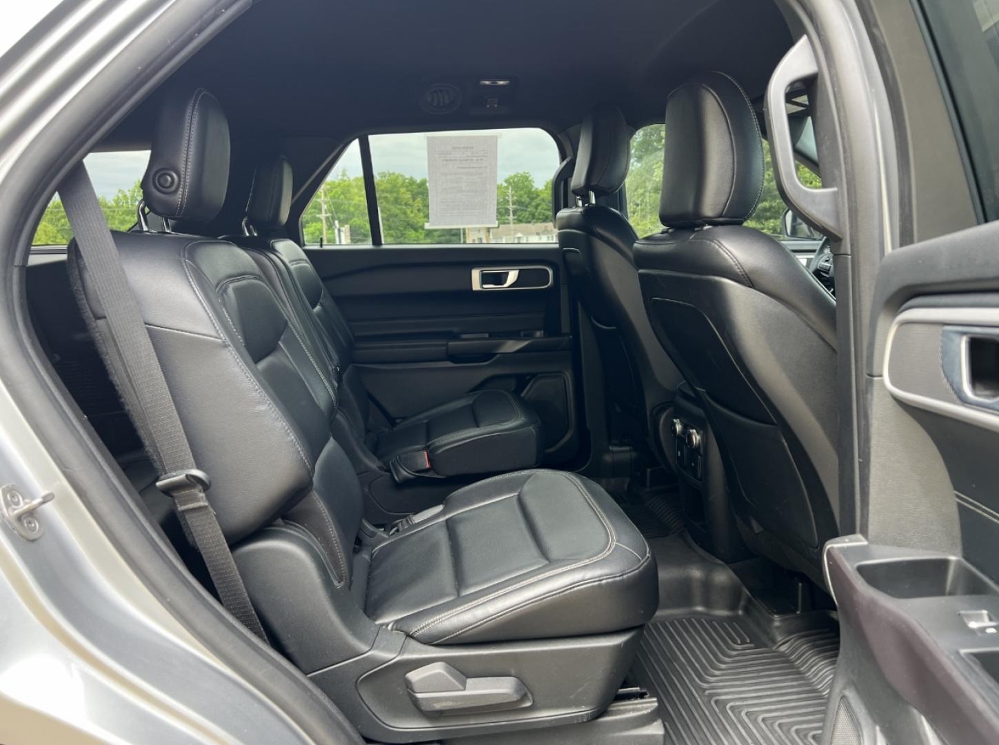 2020 SILVER /Black Leather Ford Explorer XLT 2WD (1FMSK7DHXLG) with an 2.3L 4 Cyl. engine, Automatic transmission, located at 506 S. Kingshighway, Cape Girardeau, MO, 63703, (573) 235-5000, 37.294994, -89.556206 - 2020 Ford Explorer XLT Local 1-Owner 87xxx miles Rear Wheel Drive 2.3L 4 Cyl. Automatic Leather 3rd Row Backup Camera Bluetooth Remote Start Cruise Power Windows/Locks/Mirrors We have financing available and we accept trades! Fill out a credit application on our website or come by today - Photo#17