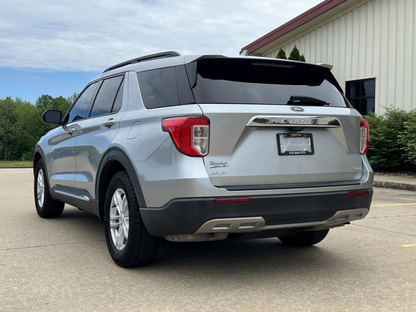 2020 SILVER /Black Leather Ford Explorer XLT 2WD (1FMSK7DHXLG) with an 2.3L 4 Cyl. engine, Automatic transmission, located at 506 S. Kingshighway, Cape Girardeau, MO, 63703, (573) 235-5000, 37.294994, -89.556206 - 2020 Ford Explorer XLT Local 1-Owner 87xxx miles Rear Wheel Drive 2.3L 4 Cyl. Automatic Leather 3rd Row Backup Camera Bluetooth Remote Start Cruise Power Windows/Locks/Mirrors We have financing available and we accept trades! Fill out a credit application on our website or come by today - Photo#9
