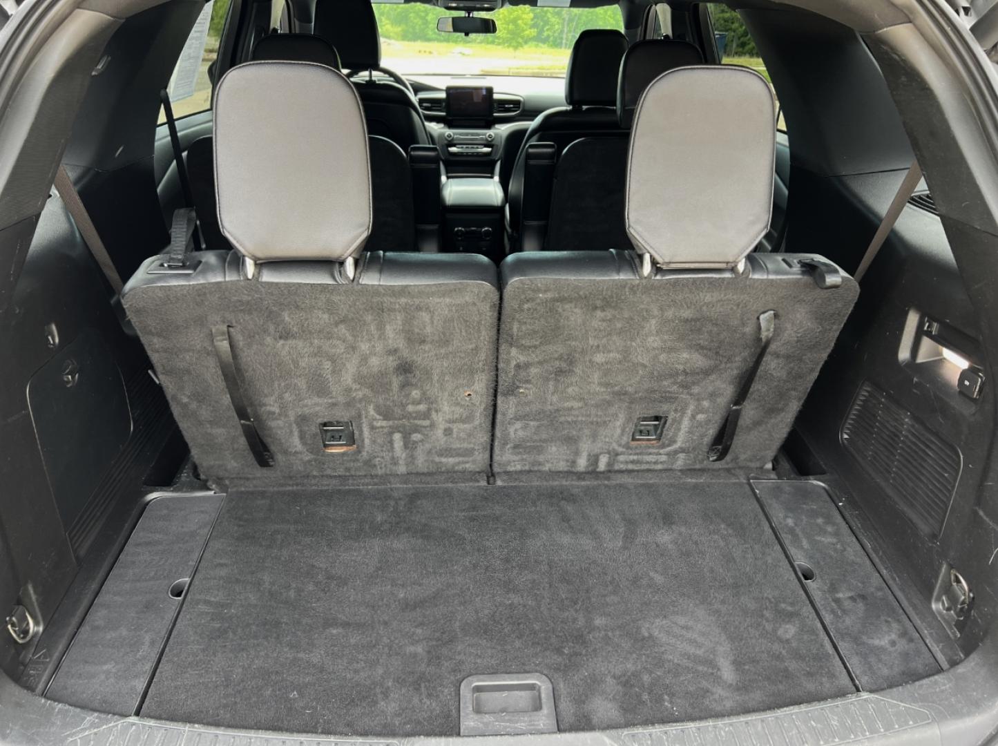2020 SILVER /Black Leather Ford Explorer XLT 2WD (1FMSK7DHXLG) with an 2.3L 4 Cyl. engine, Automatic transmission, located at 506 S. Kingshighway, Cape Girardeau, MO, 63703, (573) 235-5000, 37.294994, -89.556206 - 2020 Ford Explorer XLT Local 1-Owner 87xxx miles Rear Wheel Drive 2.3L 4 Cyl. Automatic Leather 3rd Row Backup Camera Bluetooth Remote Start Cruise Power Windows/Locks/Mirrors We have financing available and we accept trades! Fill out a credit application on our website or come by today - Photo#20