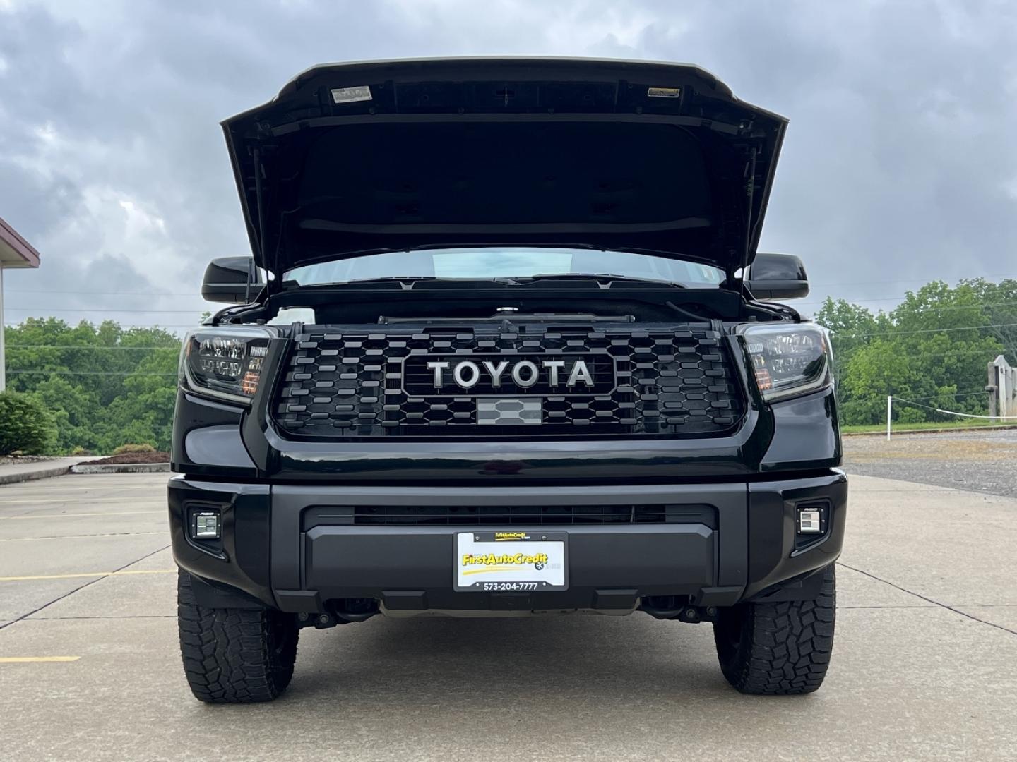 2019 BLACK /Black Leather Toyota Tundra TRD Pro 4x4 (5TFDY5F18KX) with an 5.7L V8 engine, Automatic transmission, located at 506 S. Kingshighway, Cape Girardeau, MO, 63703, (573) 235-5000, 37.294994, -89.556206 - 2019 Toyota Tundra TRD Pro 89xxx miles 4x4 5.7L V8 Automatic Leather Navigation Backup Camera Power Driver Seat Heated Seats Sunroof Bluetooth Cruise Power Windows/Locks/Mirrors We have financing available and we accept trades! Fill out a credit application on our website or come by to - Photo#34