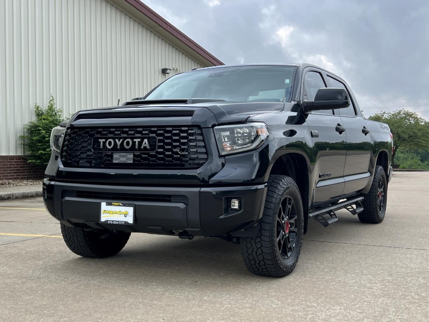 2019 BLACK /Black Leather Toyota Tundra TRD Pro 4x4 (5TFDY5F18KX) with an 5.7L V8 engine, Automatic transmission, located at 506 S. Kingshighway, Cape Girardeau, MO, 63703, (573) 235-5000, 37.294994, -89.556206 - 2019 Toyota Tundra TRD Pro 89xxx miles 4x4 5.7L V8 Automatic Leather Navigation Backup Camera Power Driver Seat Heated Seats Sunroof Bluetooth Cruise Power Windows/Locks/Mirrors We have financing available and we accept trades! Fill out a credit application on our website or come by to - Photo#7