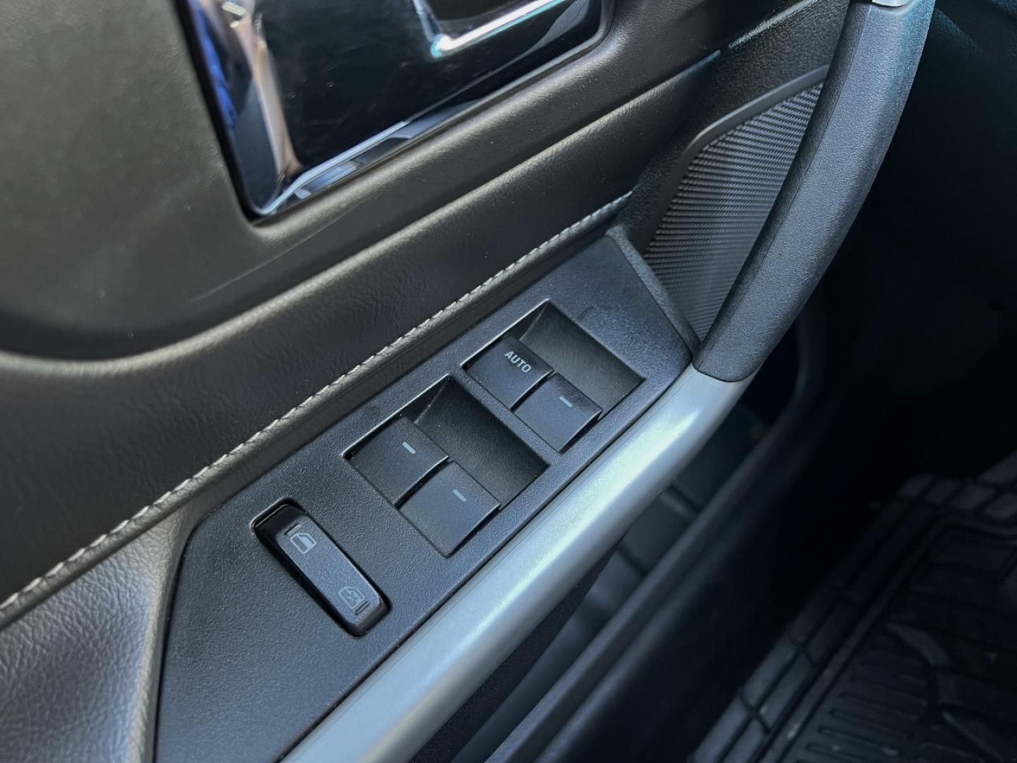 2014 WHITE /Black Leather Ford Edge Sport AWD (2FMDK4AK7EB) with an 3.7L V6 engine, Automatic transmission, located at 506 S. Kingshighway, Cape Girardeau, MO, 63703, (573) 235-5000, 37.294994, -89.556206 - 2014 Ford Edge Sport 138xxx miles All Wheel Drive 3.7L V6 Automatic Leather Navigation Backup Camera Power/Heated Seats Sunroof Bluetooth Remote Start Cruise Power Windows/Locks/Mirrors We have financing available and we accept trades! Fill out a credit application on our website or co - Photo#31