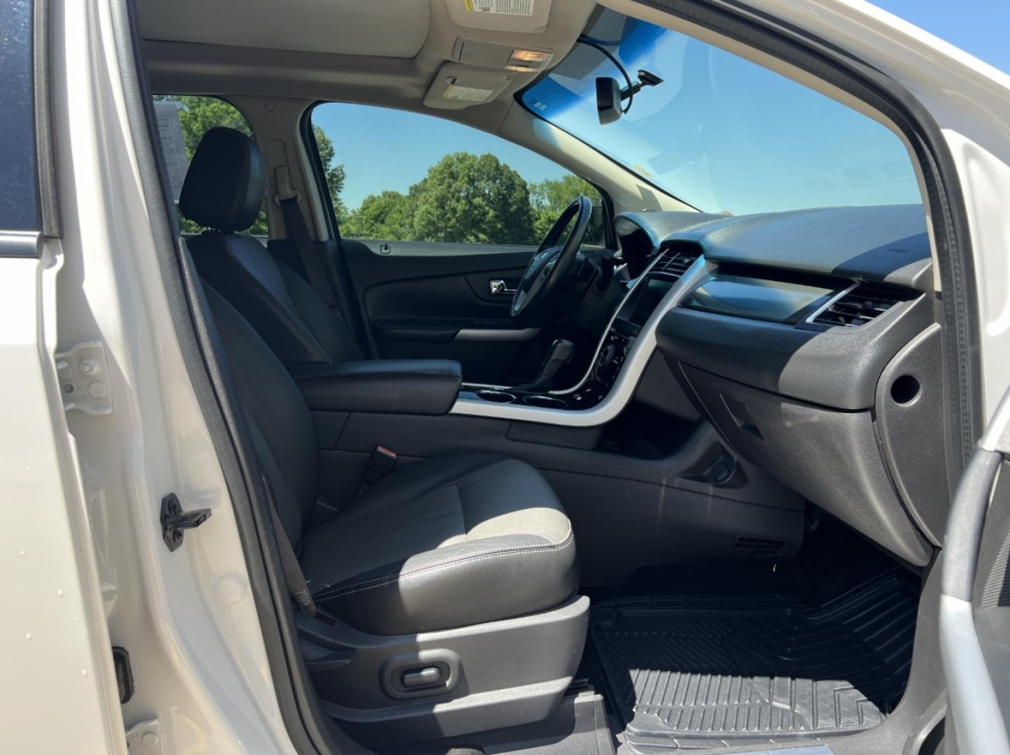 2014 WHITE /Black Leather Ford Edge Sport AWD (2FMDK4AK7EB) with an 3.7L V6 engine, Automatic transmission, located at 506 S. Kingshighway, Cape Girardeau, MO, 63703, (573) 235-5000, 37.294994, -89.556206 - 2014 Ford Edge Sport 138xxx miles All Wheel Drive 3.7L V6 Automatic Leather Navigation Backup Camera Power/Heated Seats Sunroof Bluetooth Remote Start Cruise Power Windows/Locks/Mirrors We have financing available and we accept trades! Fill out a credit application on our website or co - Photo#18