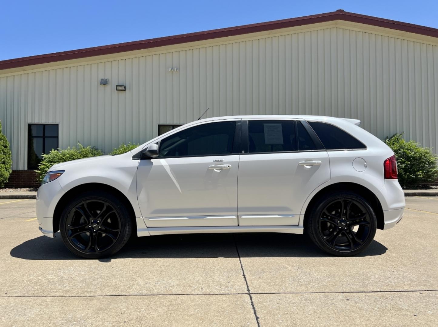 2014 WHITE /Black Leather Ford Edge Sport AWD (2FMDK4AK7EB) with an 3.7L V6 engine, Automatic transmission, located at 506 S. Kingshighway, Cape Girardeau, MO, 63703, (573) 235-5000, 37.294994, -89.556206 - 2014 Ford Edge Sport 138xxx miles All Wheel Drive 3.7L V6 Automatic Leather Navigation Backup Camera Power/Heated Seats Sunroof Bluetooth Remote Start Cruise Power Windows/Locks/Mirrors We have financing available and we accept trades! Fill out a credit application on our website or co - Photo#9