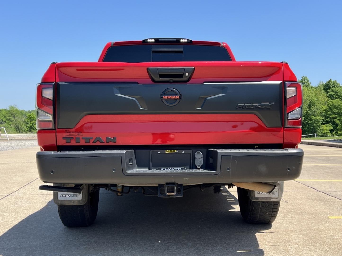 2021 RED /Black Leather/Cloth Nissan Titan PRO-4X (1N6AA1ED5MN) with an 5.6L V8 engine, Automatic transmission, located at 506 S. Kingshighway, Cape Girardeau, MO, 63703, (573) 235-5000, 37.294994, -89.556206 - 2021 Nissan Titan PRO-4X 1-Owner 136xxx miles 4x4 5.6L V8 Automatic Navigation Backup Camera Power Driver Seat Bluetooth Cruise Power Windows/Locks/Mirrors We have financing available and we accept trades! Fill out a credit application on our website or come by today! If you have any qu - Photo#11