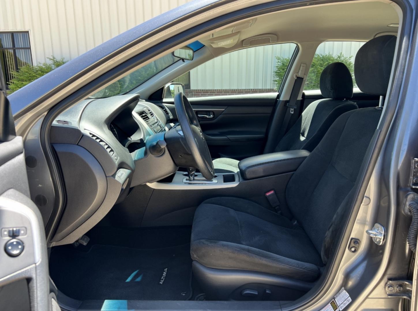 2015 GRAY /Black Cloth Nissan Altima 2.5 S (1N4AL3AP7FC) with an 2.5L 4 Cyl. engine, Continuously Variable Transmission transmission, located at 506 S. Kingshighway, Cape Girardeau, MO, 63703, (573) 235-5000, 37.294994, -89.556206 - 2015 Nissan Altima 2.5 S 128xxx miles Front Wheel Drive 2.5L 4 Cyl. Automatic Power Driver Seat Cruise Power Windows/Locks/Mirrors We have financing available and we accept trades! Fill out a credit application on our website or come by today! If you have any questions, give us a call at (5 - Photo#11