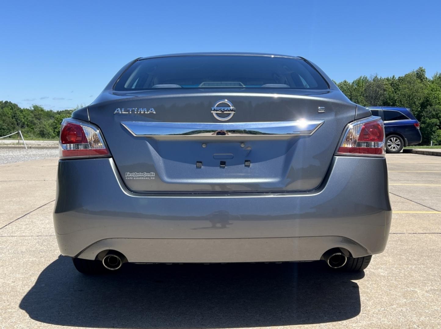 2015 GRAY /Black Cloth Nissan Altima 2.5 S (1N4AL3AP7FC) with an 2.5L 4 Cyl. engine, Continuously Variable Transmission transmission, located at 506 S. Kingshighway, Cape Girardeau, MO, 63703, (573) 235-5000, 37.294994, -89.556206 - 2015 Nissan Altima 2.5 S 128xxx miles Front Wheel Drive 2.5L 4 Cyl. Automatic Power Driver Seat Cruise Power Windows/Locks/Mirrors We have financing available and we accept trades! Fill out a credit application on our website or come by today! If you have any questions, give us a call at (5 - Photo#8